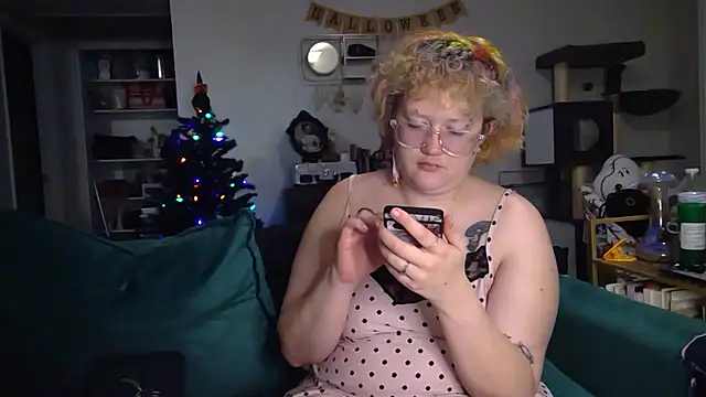 TreatLucky - take off nightie