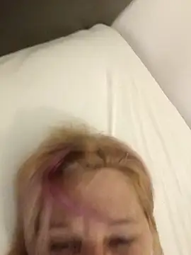 ShayFox - Show my boobs and make my nipples hard🍒