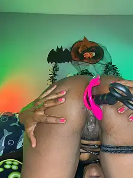 Ebony_Queeenx - Squirt show + blow job 😍
