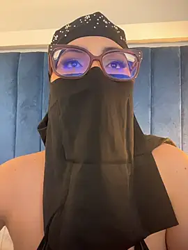 Mirandacute - take off panties + fingers deep