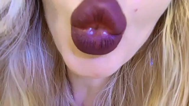Velvet_kissx - How about some wetness?Booom 💦 😈 👄 🎇