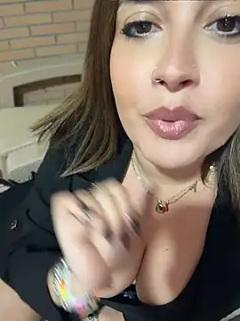 Novababy18 - Via il reggiseno in public