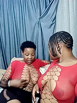 Twin_lovers - Suck boobs