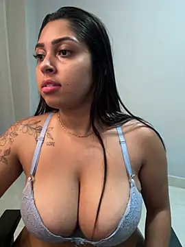 Diana_pepper - Usar o vibrador e o plug por 5 min