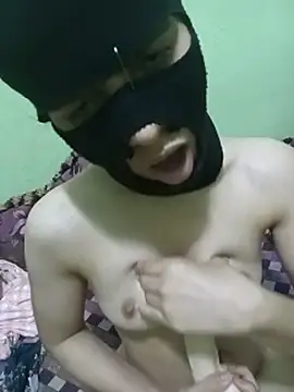 Amira_vs_amir