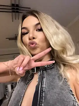 KimmBliss - 🔥 A Littlle Flirt Never Hurt