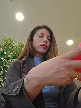 Karen_San_Miguel - Bra off in public + control toy 5m 🥵