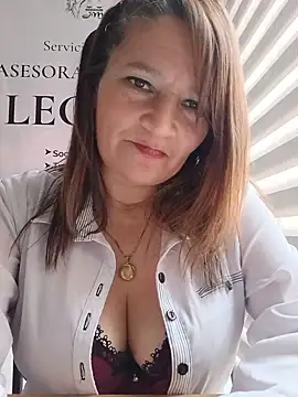 KAREN--03 - Play pussy in the work
