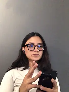 Gia_Mazzon - Play with tits on public