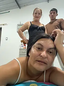 Horny-Mommy-Dirty - squirt