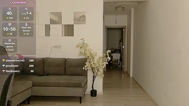 LovelyBianca - pussy play