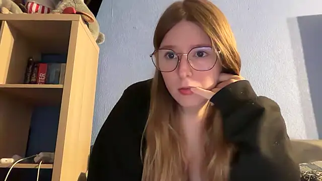 Thepretiestgirlhere