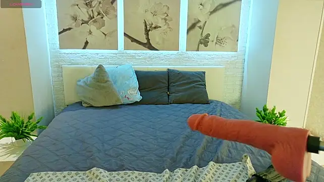 Betty_June - FLASH BOOBS