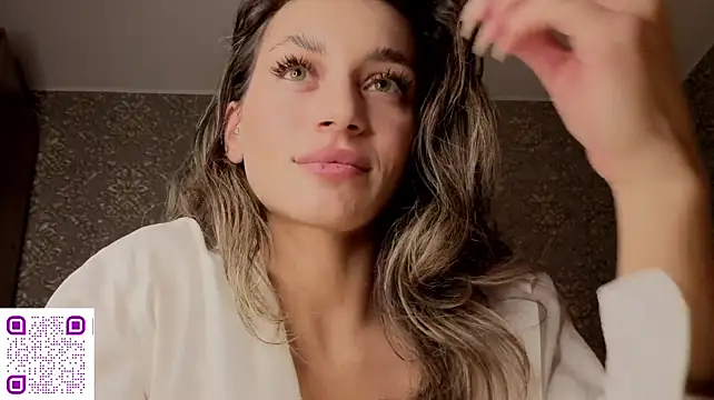 YasminJasy - Flash and play with tits