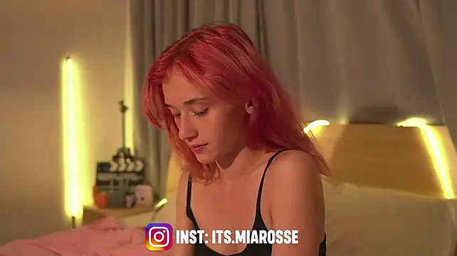 ItsMiaRosee - make me happier🙀