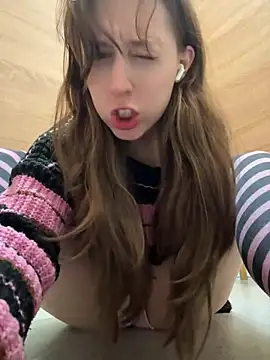 FroggyAnna - squeeze boobs under EMO sweater!