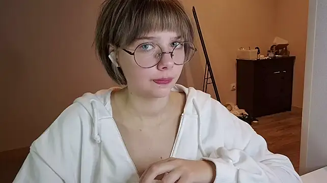 ExitedTroth - Squeese my ass close to camera