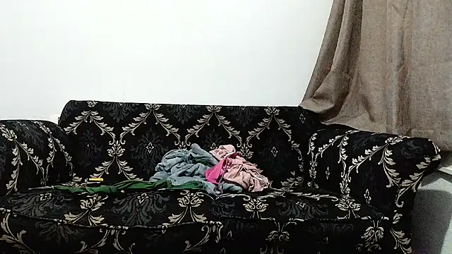 Nerd_couple - play pussy 4 min