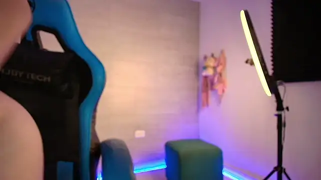 Jendralevis - suck nipples