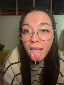 Lilou- - 🌸 2, 3 ou 4 doigts CHATTE ?
