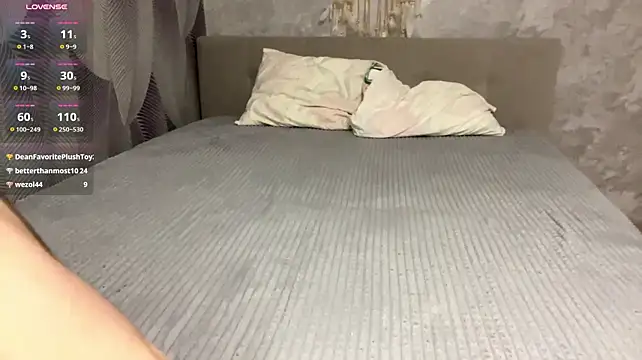 MiaWarhol - ✋slaps pussy + moans loudly💥