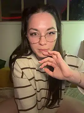 Lilou- - 🌸 2, 3 ou 4 doigts CHATTE ?
