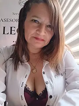 KAREN--03 - Play pussy in the work