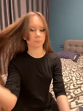 SweetieKitty1 - Show u underboobs and slaps ^.^