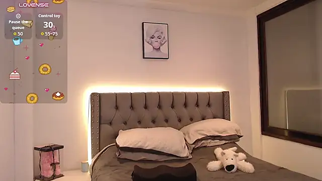 Nicols66 - Flash tits