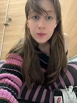 FroggyAnna - show BIG yummy underboobs!!