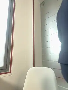 Jade_chers - Shhh Show Boobs And Spit Nipples Guard😳