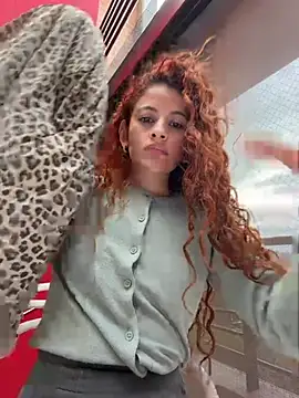 Alana15 - CREAMY SQUIRT IN PUBLIC TICKETSHOW