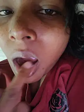 Miss_Sapna69 - 😈 Public Fingering — 5 Minutes
