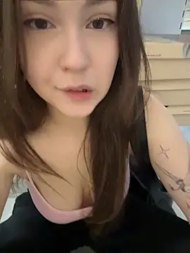 Peachy_Dream - pinch a stranger’s butt