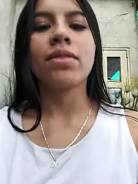 Nicky_11 - Off bra in bar public
