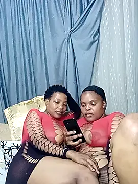 Twin_lovers - Suck boobs