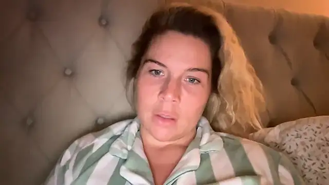 Erincheshire - LT GETS 9 MIN SQUIRT VID