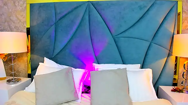DaphneMeek - panty off and play in doggy 😈✨