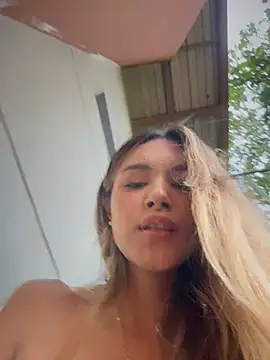 Natalia__vidal - FINGERING PUSSY IN SQUATS IN PUBLIC