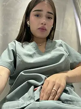 Sweet_Milaa1 - 4 FINGERS IN THE PUSSY 👀