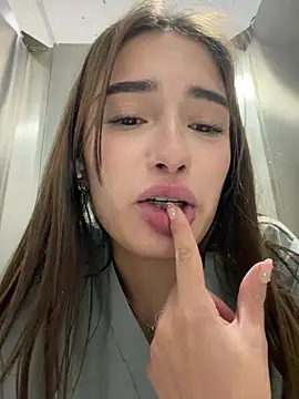 Sweet_Milaa1 - 4 FINGERS IN THE PUSSY 👀