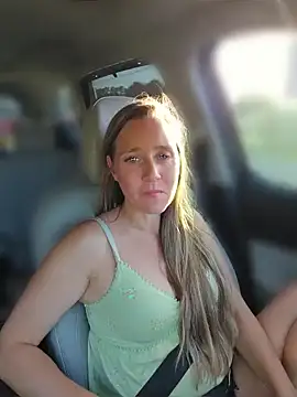 SkyelarSomer - 🤫Nipple Slip🤫 my Friend 🫣 don't know