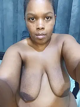 BigbootyNickyx