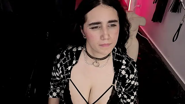 Elowen_halley_