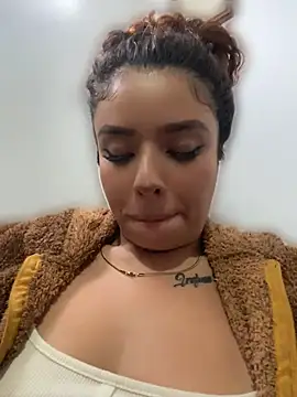 Hally-jensen1 - Tits on balcony
