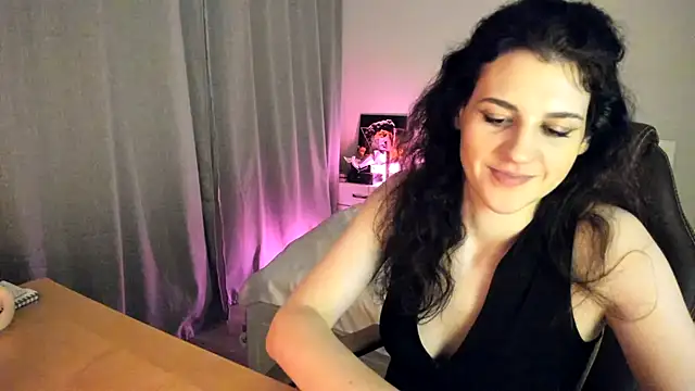 AmeliaInAmber - Up my legs and tease you