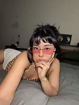Evie-Luna - DOMI CTRL 6 MINS >;)