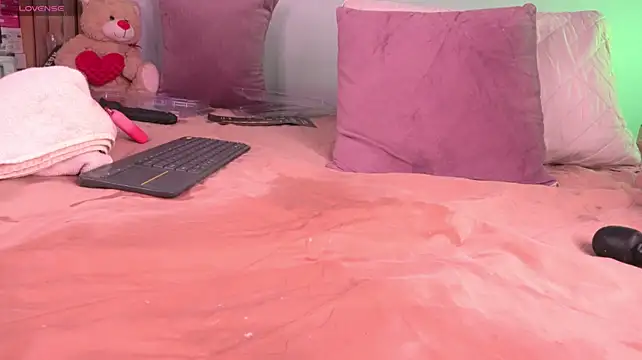 Mia-reeves - domi long dildo and big plug in ass
