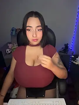 AmberOficiall_ - BOUNCING MY HUGE TITS + SPIT 💖