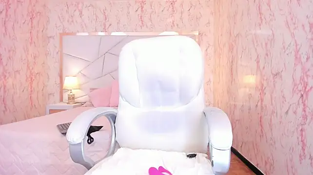Emily_Whinfre - SENSUAL STRIPTEASE AND SPANK ASS 🍑